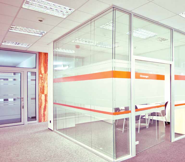 Demountable Glass Wall Partition Automatic in Dubai - GlazTech